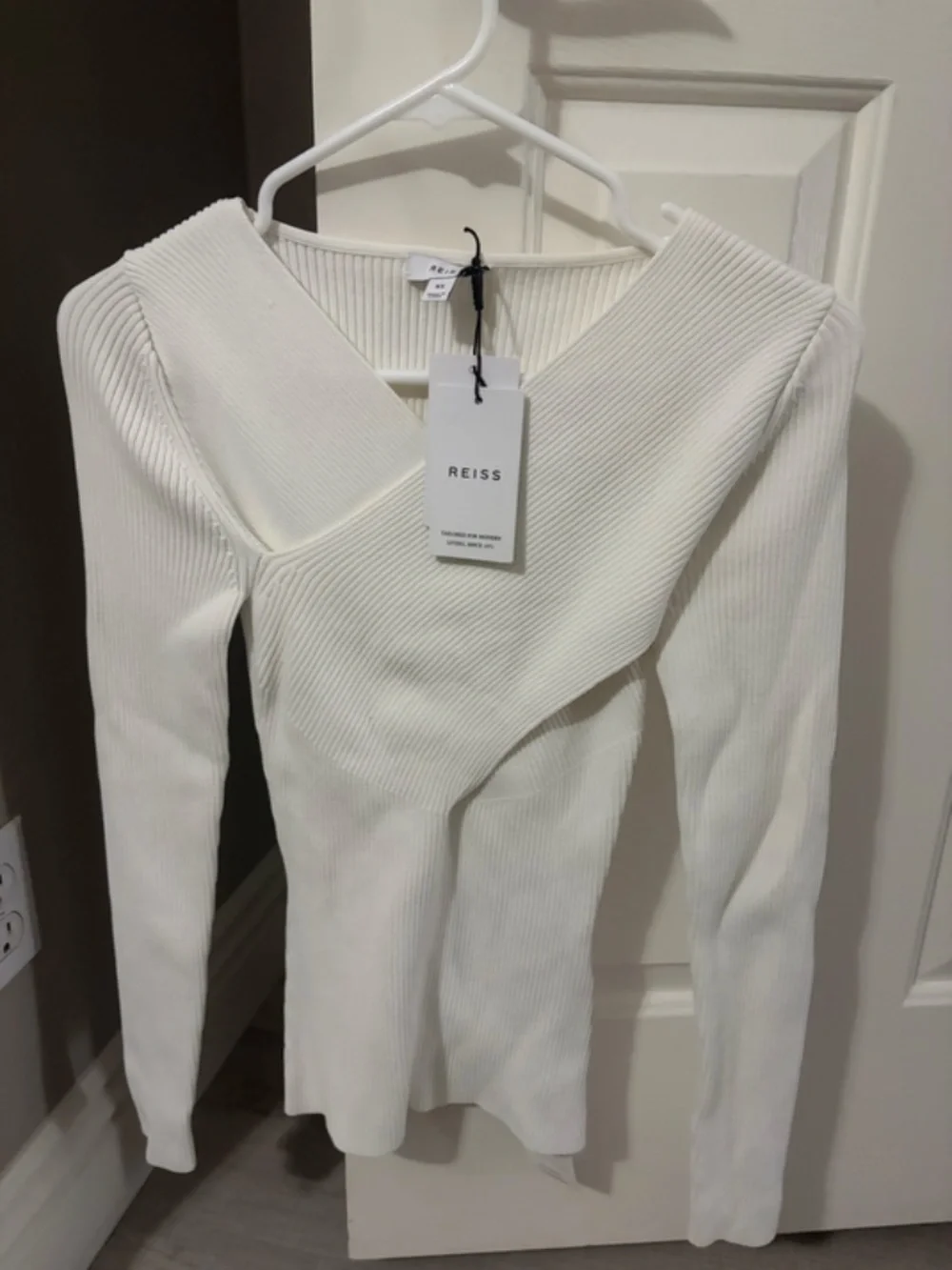 Reiss sweater like new size XS - Picture 2 of 4